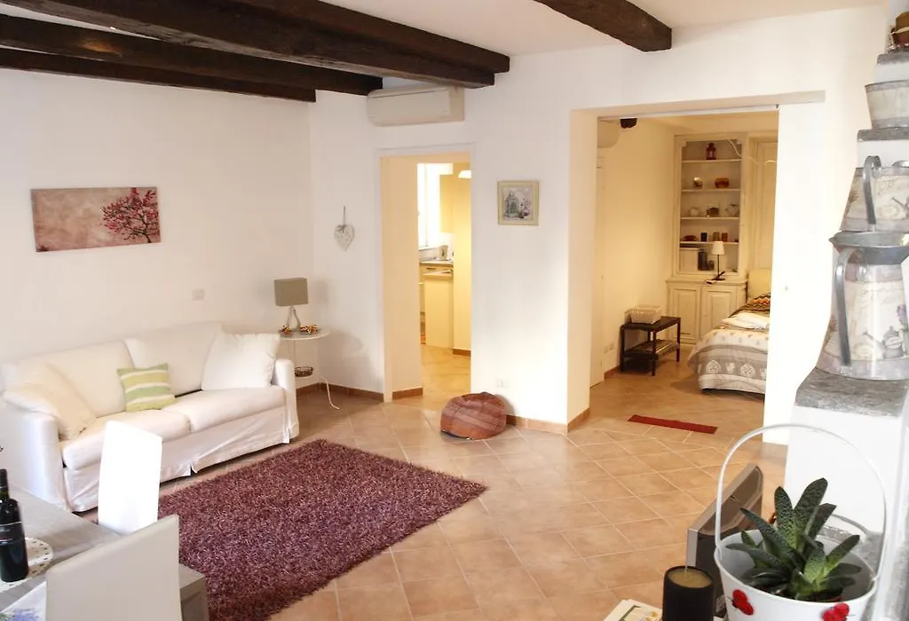 Il Salotto Di Via Giulia-1